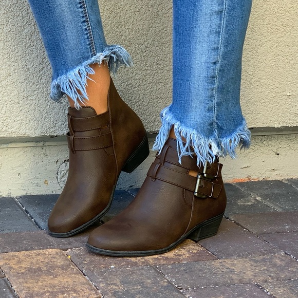 Texas Brown Distressed Double Buckle Ankle Boots - Picture 2 of 7